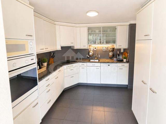 Single family house with 11.5 rooms on sale in Diolly 237 m² | dreamo. Ch