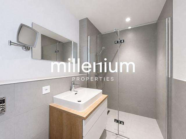 Single family house with 12 rooms for rent in zone 405 m² | dreamo. Ch