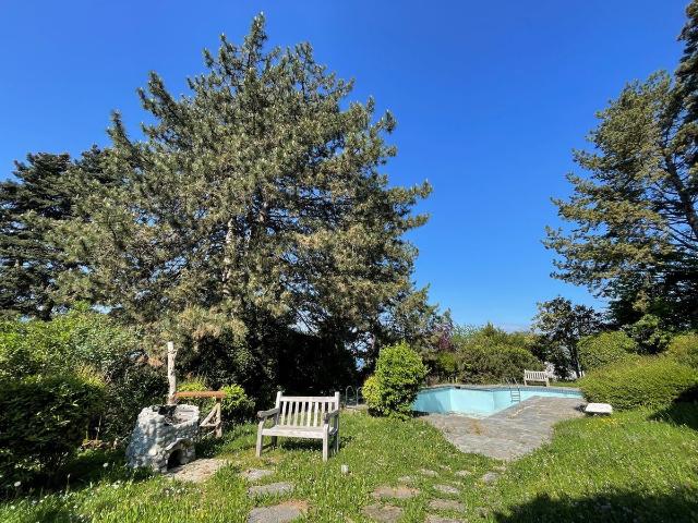 Single family house with 12 rooms on sale in Blonay 750 m² | dreamo. Ch