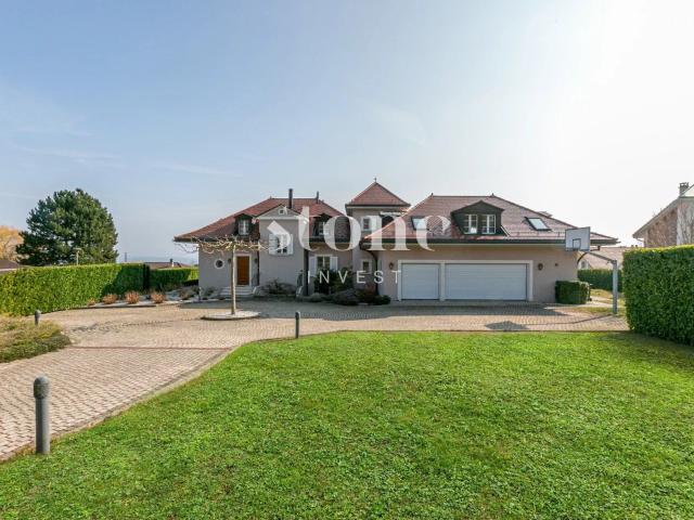 Single family house with 12 rooms on sale in Mont sur Rolle 296 m² | dreamo. Ch