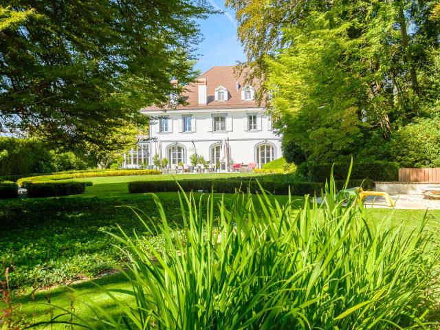 Single family house with 20 rooms on sale in Jouxtens Mézery 1 500 m² | dreamo. Ch
