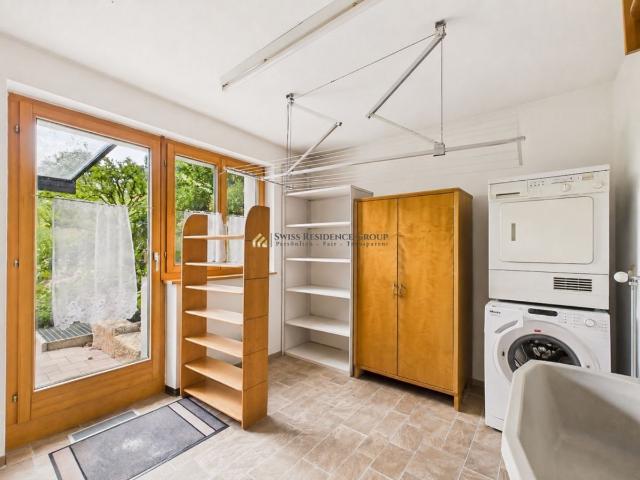 Single family house with 7.5 rooms on sale in Altdorf SH 207 m² | dreamo. Ch