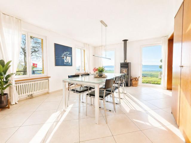 Single family house with 7.5 rooms on sale in Onnens VD 200 m² | dreamo. Ch