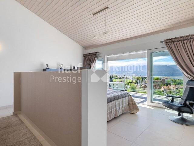 Single family house with 7.5 rooms on sale in Montreux 270 m² | dreamo. Ch