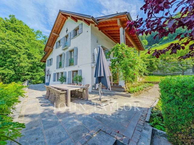 Single family house with 7.5 rooms on sale in Montreux 285 m² | dreamo. Ch