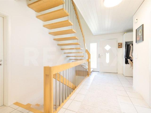 Single family house with 7.5 rooms on sale in Niederhasli 186 m² | dreamo. Ch
