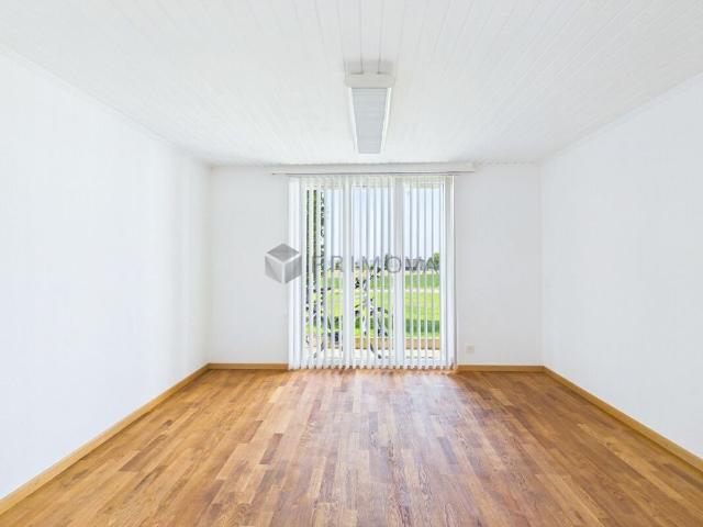 Single family house with 7.5 rooms on sale in Riedholz 191 m² | dreamo. Ch
