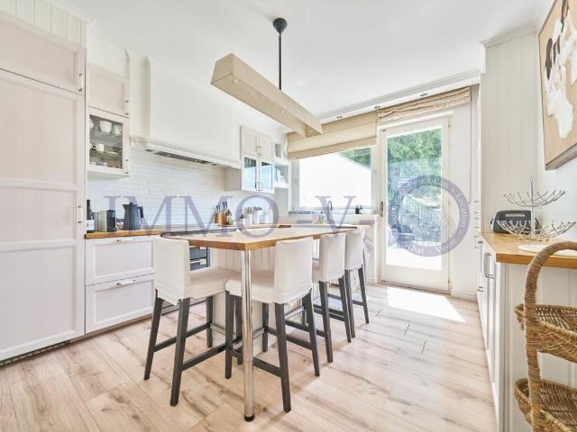Single family house with 7 rooms on sale in Chamby 300 m² | dreamo. Ch