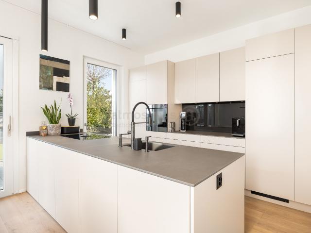 Single family house with 7 rooms on sale in Diepflingen 216 m² | dreamo. Ch
