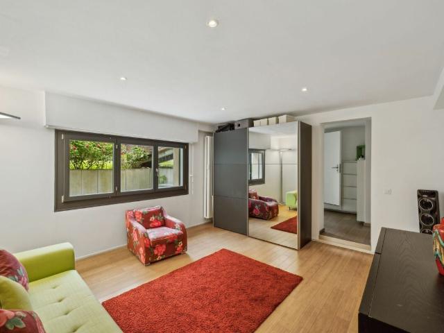 Single family house with 7 rooms on sale in Grand Lancy 205 m² | dreamo. Ch