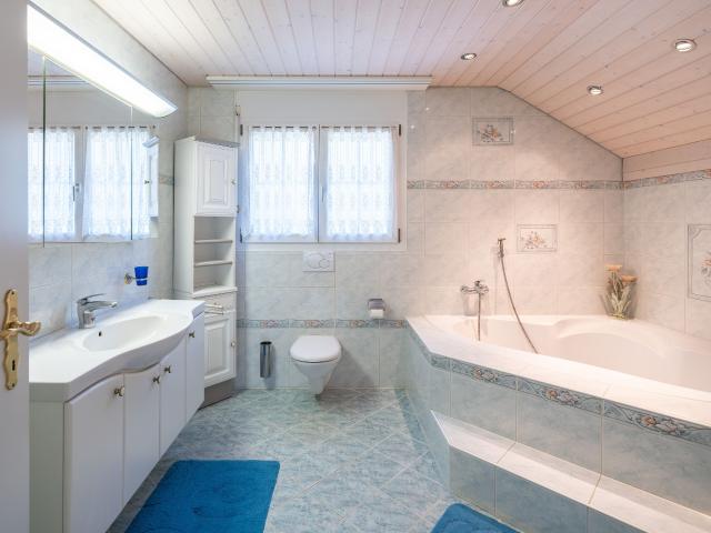 Single family house with 4.5 rooms on sale in Studen BE 143 m² | dreamo. Ch
