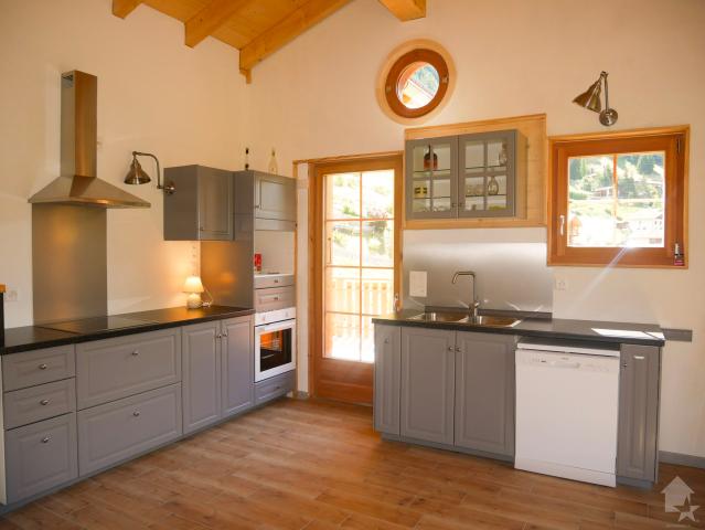 Single family house with 4.5 rooms on sale in Village de Liddes 140 m² | dreamo. Ch