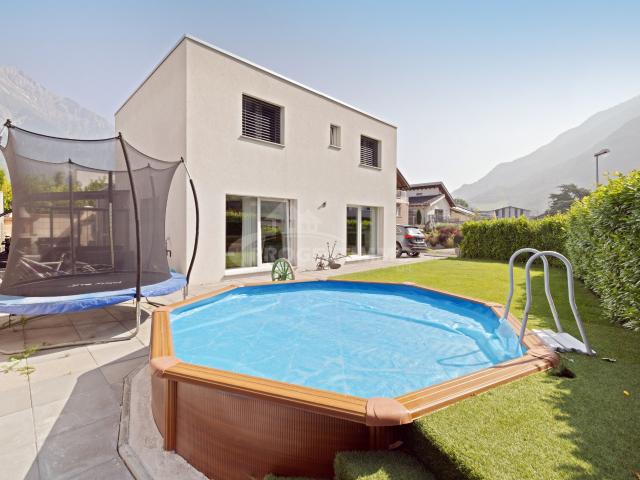 Single family house with 5.5 rooms on sale in Centre 158 m² | dreamo. Ch