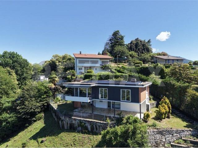 Single family house with 5.5 rooms on sale in Breganzona 150 m² | dreamo. Ch