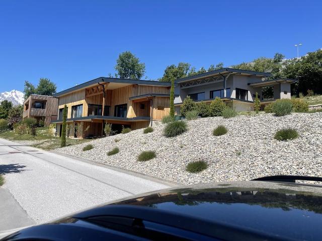 Single family house with 5.5 rooms on sale in Grimisuat 255 m² | dreamo. Ch
