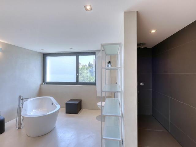Single family house with 5.5 rooms on sale in Dübendorf 460 m² | dreamo. Ch
