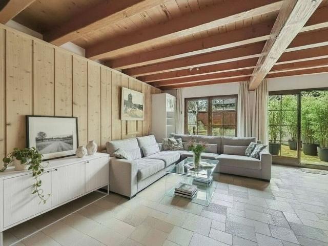Single family house with 5.5 rooms on sale in Etoy 352 m² | dreamo. Ch