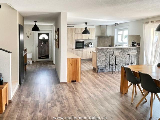 Single family house with 5.5 rooms on sale in Fiaugères 264 m² | dreamo. Ch