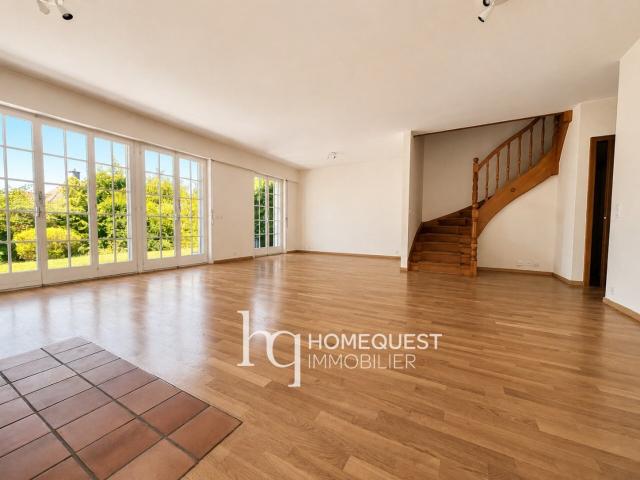 Single family house with 5.5 rooms on sale in Lausanne 220 m² | dreamo. Ch