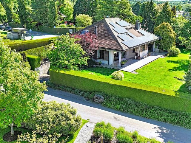 Single family house with 5.5 rooms on sale in Mex 240 m² | dreamo. Ch