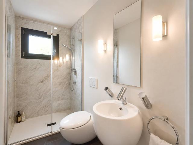 Single family house with 5.5 rooms on sale in Pully 200 m² | dreamo. Ch