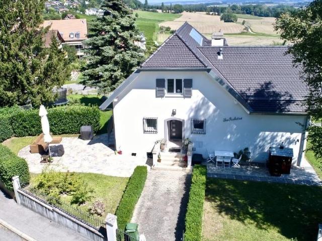 Single family house with 5.5 rooms for rent in Yens 204 m² | dreamo. Ch