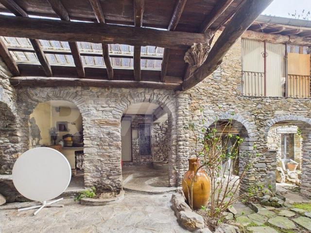 Single family house with 5 rooms on sale in Breno 155 m² | dreamo. Ch