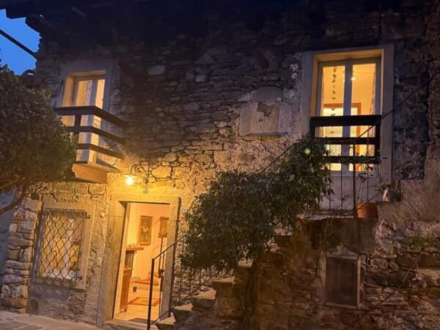 Single family house with 6.5 rooms on sale in Arcegno Ref 7894 | dreamo. Ch