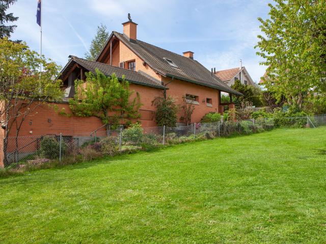 Single family house with 6.5 rooms on sale in Biel Benken BL 163 m² | dreamo. Ch