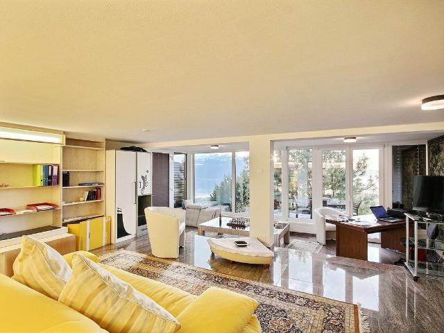 Single family house with 6.5 rooms on sale in Blonay 300 m² | dreamo. Ch