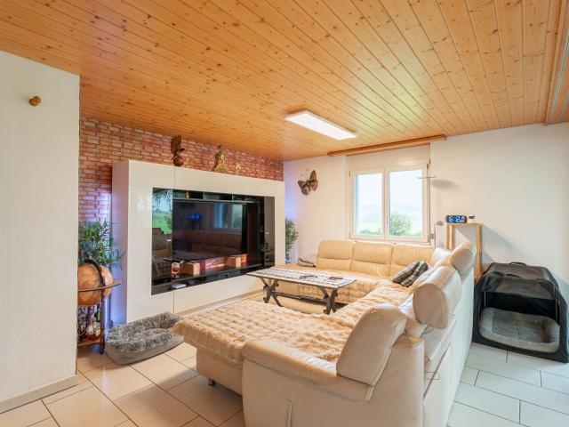 Single family house with 6.5 rooms on sale in Neuwilen 150 m² | dreamo. Ch