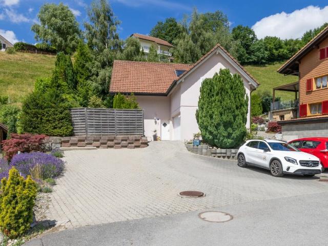 Single family house with 6.5 rooms on sale in Plasselb 193 m² | dreamo. Ch