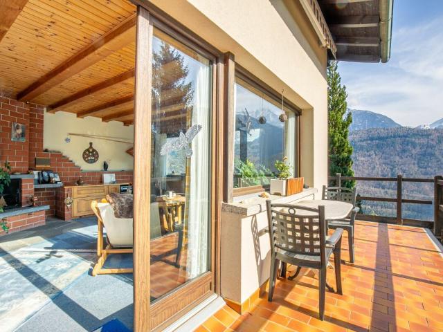 Single family house with 6.5 rooms on sale in Ravoire 275 m² | dreamo. Ch