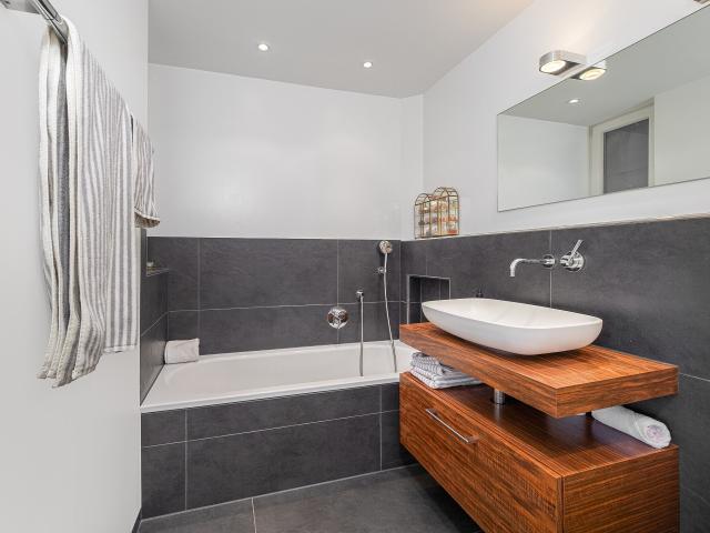Single family house with 6.5 rooms on sale in Würenlos 177 m² | dreamo. Ch