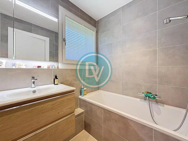 Single family house with 6.5 rooms on sale in Veyrier 172 m² | dreamo. Ch