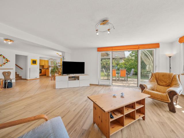 Single family house with 6.5 rooms on sale in Villeneuve VD 231 m² | dreamo. Ch