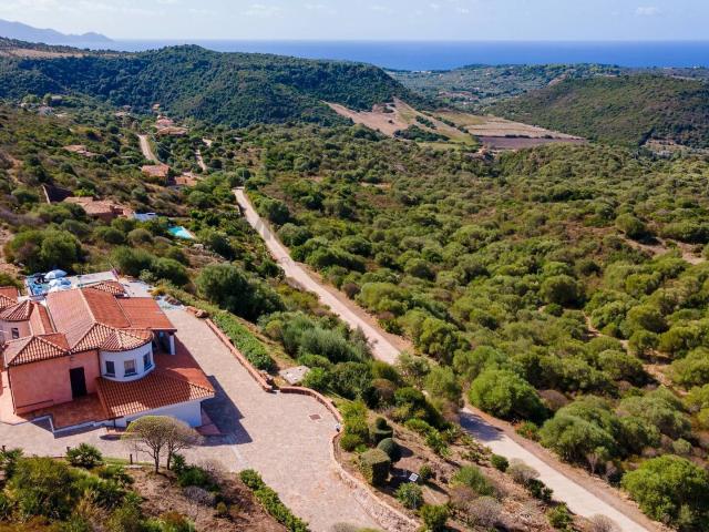 Single family house with 6 rooms on sale in Alghero 270 m² | dreamo. Ch