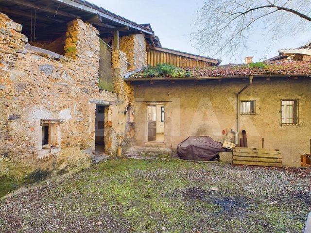 Single family house with 6 rooms on sale in Purasca 140 m² | dreamo. Ch