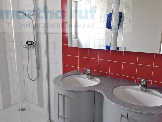 Single family house with 6 rooms on sale in Unterseen 200 m² | dreamo. Ch
