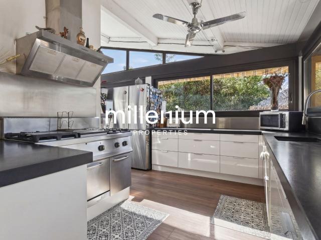Single family house with 6 rooms on sale in zone 316 m² | dreamo. Ch