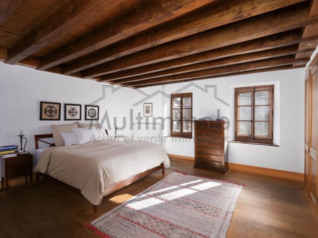 Single family house with 8.5 rooms on sale in La Rippe 300 m² | dreamo. Ch