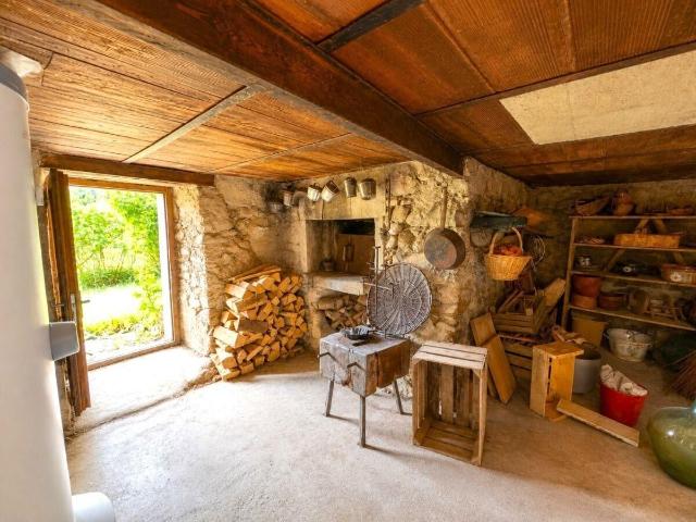 Single family house with 8 rooms on sale in Promasens 220 m² | dreamo. Ch