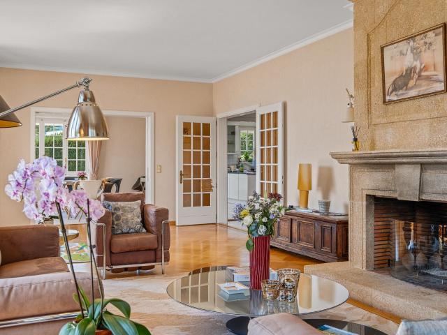 Single family house with 9.5 rooms on sale in Dully 150 m² | dreamo. Ch
