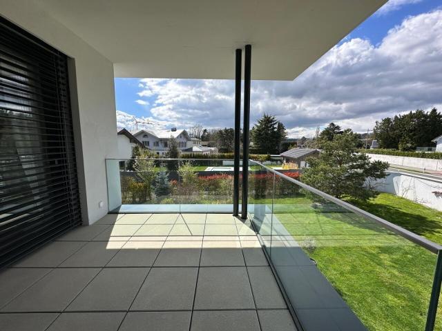 Single family house with 9 rooms for rent in Mies 220 m² | dreamo. Ch