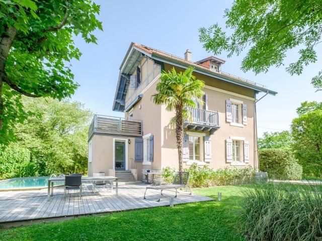 Single family house with 9 rooms on sale in Chambésy 360 m² | dreamo. Ch