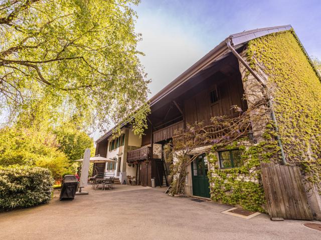 Single family house with 9 rooms on sale in Jorat Mézières 457 m² | dreamo. Ch