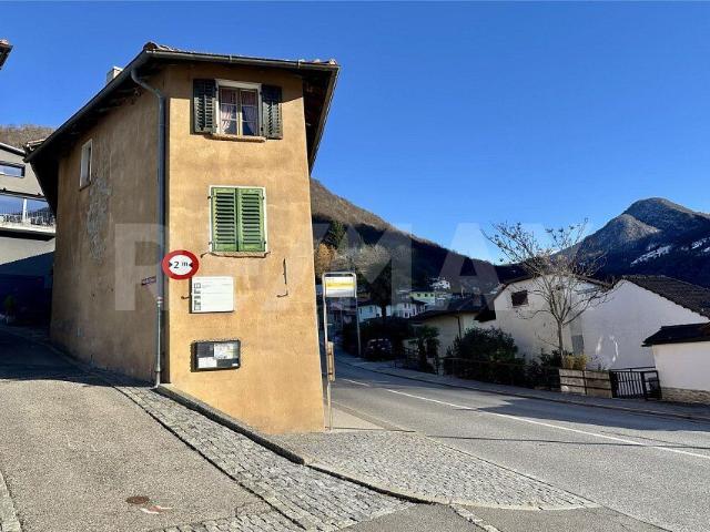 Single family house with 9 rooms on sale in Pianezzo 300 m² | dreamo. Ch