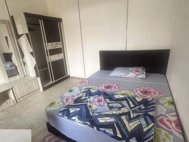 Single front room at Jalan 17/36, section 17 road 36, Petaling Jaya. To Let