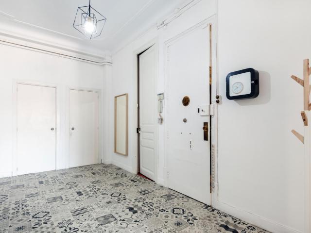 Single in single bedroom, with balcony, in 9 bedroom apartment