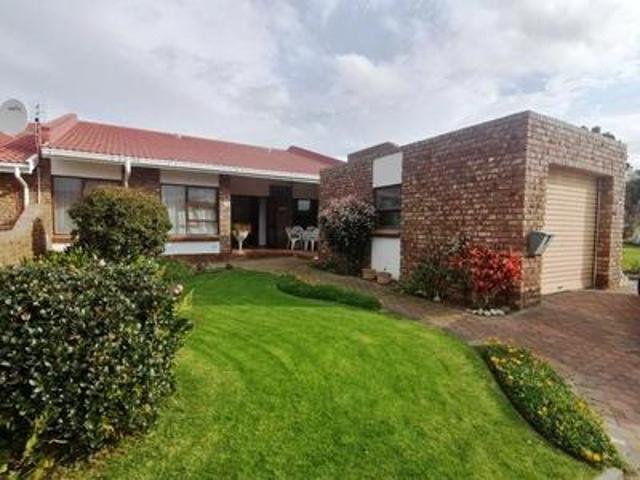 single level 3 bedroom townhouse in.